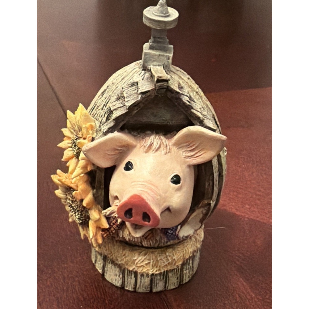 Sunny Side Up Egg Figurine by Lowell Herrero 4 1/2" Pig Hog Franklin Mint